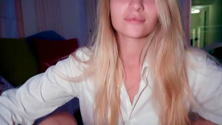Голубоглазая блондиночка дает себя драть до полного изнеможения