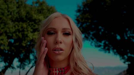 Ловелас сношает во все щели телочку с нереально красивым телом