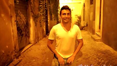 Возбуждённые туристы решили потрахаться в дешевом отеле