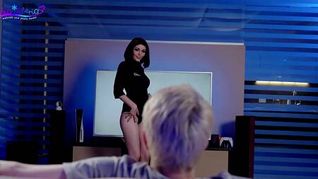 Безотказная нимфа исполняет в сексе все желания самца