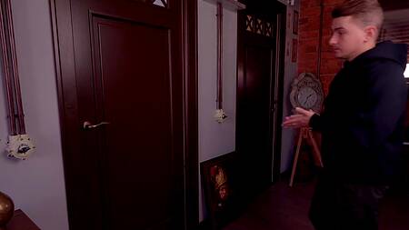 Вышла из душа и сразу захотела чтоб ее трахнули в попу