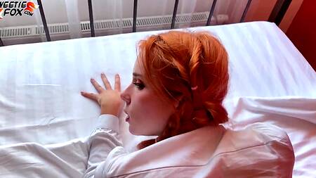 Оттраханная рыжеволосая молодуха приняла в ротик сперму