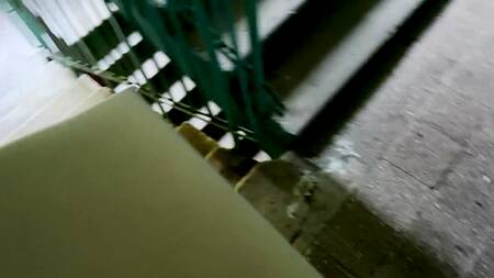 Подгадывал за мастурбирующей сучкой и получил доступ к ее пизде