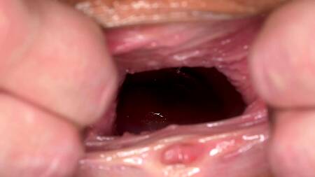 Глубокий вагинальный фистинг двух лесбиянок крупным планом