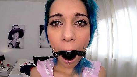 Жопастые нимфы получают кайф от вибратора и огромного мужского болта