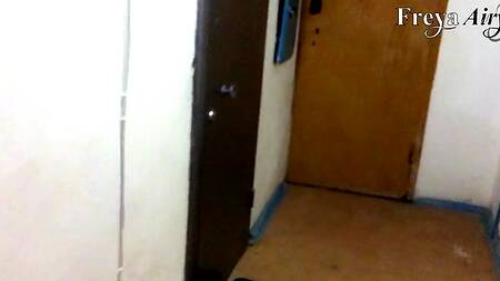 Развел красивую девушку лучшего друга на секс благодаря большому члену