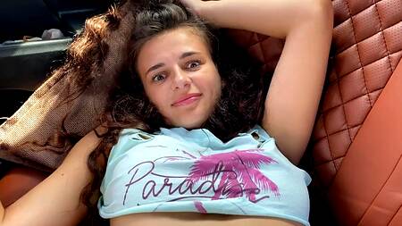 Предложил крепкий член одиноко дрочащей девушке на автобусной остановке