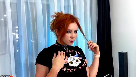 Рыжая бестия Sweetie Fox перекусила спермой в глотке после горлового минета