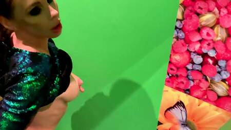 Секс в туалете с грудастой русской шлюшкой за парочку коктейлей и камшот на ее грудь