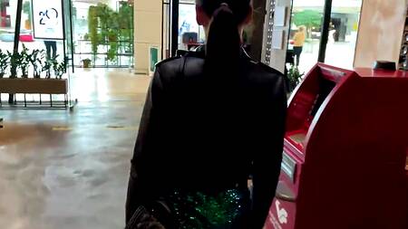 Секс в туалете с грудастой русской шлюшкой за парочку коктейлей и камшот на ее грудь