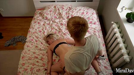 Очкарик обкончал лицо одногруппнице отличнице пока ее родителей не было дома