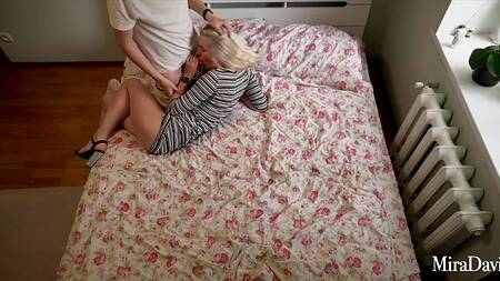 Очкарик обкончал лицо одногруппнице отличнице пока ее родителей не было дома