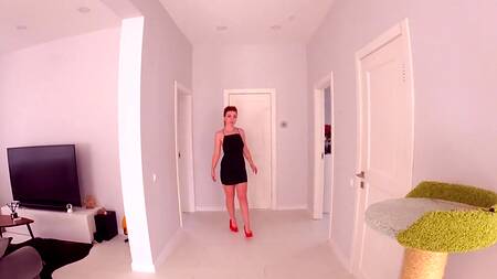 Рыжая бестия с большими буферами отдалась в глотку и вылизала мужское очко