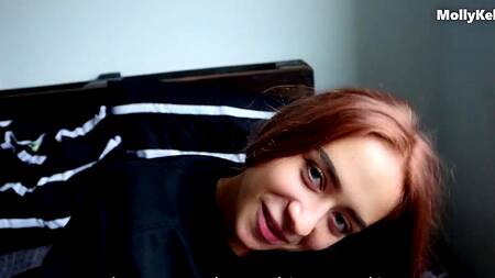 Довел до оргазма загорелую сестренку своим здоровенным членом и обкончал ее грудь