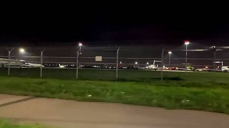 Шлюховатая попутчица с классными сиськами просит ее трахнуть как сучку