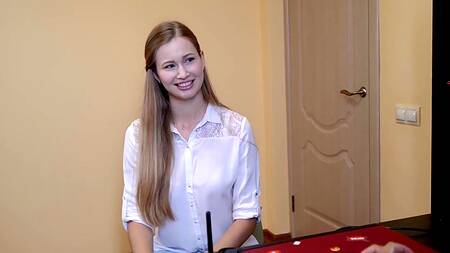 Грудастой блондинке накончали в рот не вынимая на собеседовании на работу