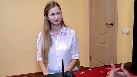 Грудастой блондинке накончали в рот не вынимая на собеседовании на работу