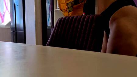 Спасатель грубо трахнул раком жопастую домохозяйку застрявшую в трубе