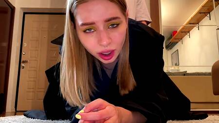 Подбодрил расстроенную подругу трханув и накормив спермой от первого лица