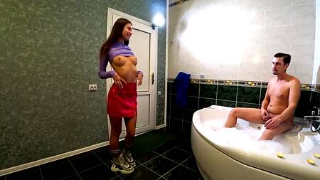 Накончал в анал русской малышке после медленного секса в ванной