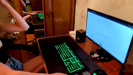 Натянул упругую попку русской студентки в обмен на решение задачи по математики