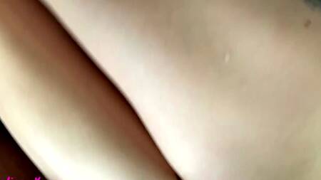 Грудастая блондинка с секс игрушками в каждой дырке пришла к парню на жаркий секс