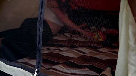 Предложил красивой дочке отсосать во время похода и кончил в ее горячий ротик