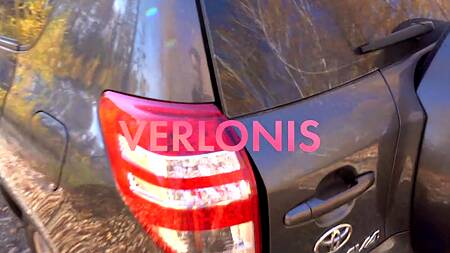 Воспользовался анальной дыркой связанной рыжей девушки на природе