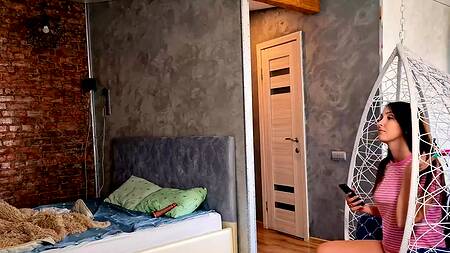 Курьер оттрахал раком бывшую жопастую подружку, которая заказала пиццу и секс