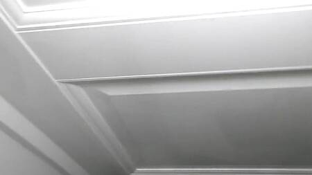 Вздумал трахнуть спящую подружку с большой жопой в волосатую пизду