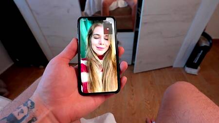 Красивая телочка побаловала давнего женатого друга узким аналом и розовой киской