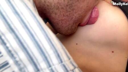 Рыженькая куколка отработала ртом и розовой киской новенький Айфон 13