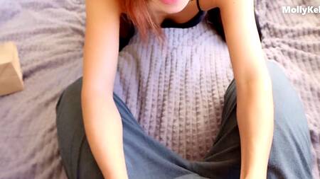 Рыженькая куколка отработала ртом и розовой киской новенький Айфон 13