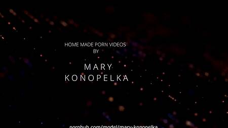 Случайно накончал в ротик неопытной подружке, которая училась сосать