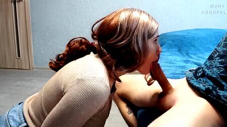 Случайно накончал в ротик неопытной подружке, которая училась сосать