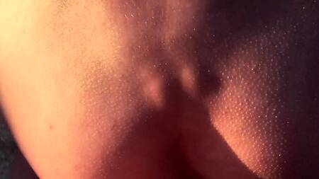 Везучий пикапер оттрахал загорелую красотку раком на пляже, обкончав ее лицо