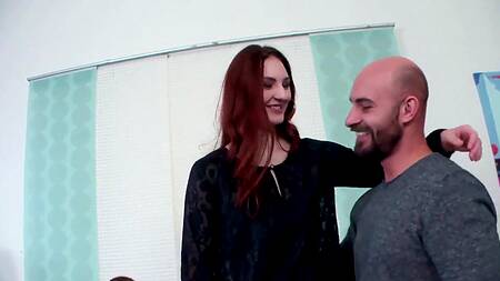 Рыжую стройняшку в чулках отдолбили крепких болтом на глазах мужа куколда