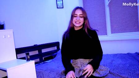 В жесткой форме отодрал шаловливую подружку в короткой юбке, спустив сперму в ее рот