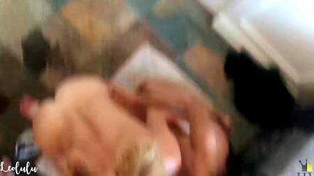 Этот член достоен двойного минета — так LeoLulu решилась на ЖМЖ Дрочит писечку LeoLulu и она кончает сквиртом на 07:26   Модели:Heather VahnLeolulu  Категория: русское