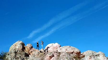 Вот как надо снимать девушек — показал блондинке обратную сторону горы и она сама взяла член в рот на 06:21. Вставляет незнакомке член глубоко в горло на 08:25   Модель:Julia Rain Автор:Devils Kos  Категория: русское