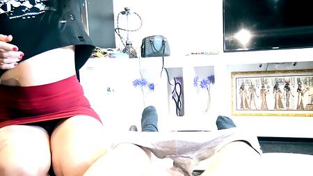 Сынок шантажист засадил аппетитной русской мамке в жопу после сочного минета