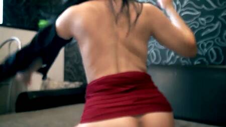 Сынок шантажист засадил аппетитной русской мамке в жопу после сочного минета