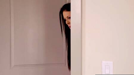 Засадил большой член в милашку подружку и ее мамашу с большими сиськами