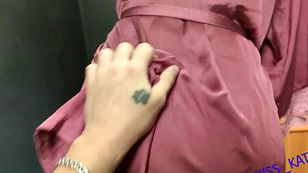 Размял пальцами и членом гладкую киску брюнетки с новенькими силиконовыми сиськами