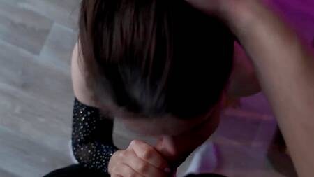 Молоденькой сучке захотелось ощутить крепкий член тугой анальной дыркой