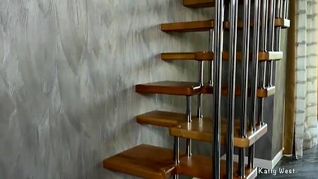 Загорелой русской девушке дерзко выебали обе дырки с двойным проникновением