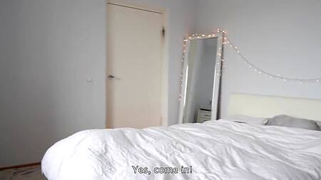 Русская студентка отработала домашку трахаясь с учителем и пробуя на вкус его сперму