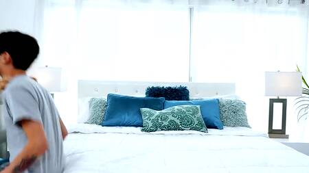 Порно фильм Обслуживание Мамочек  (2021) - жаркие моменты с грудастой милфой соскучившейся по сексу