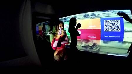 Классный домашний секс со стройной малышкой начался с глубокого минета