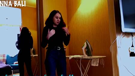 Русская цыпочка взяла в рот хуй соседа, чтобы отомстить неблагодарному бойфренду